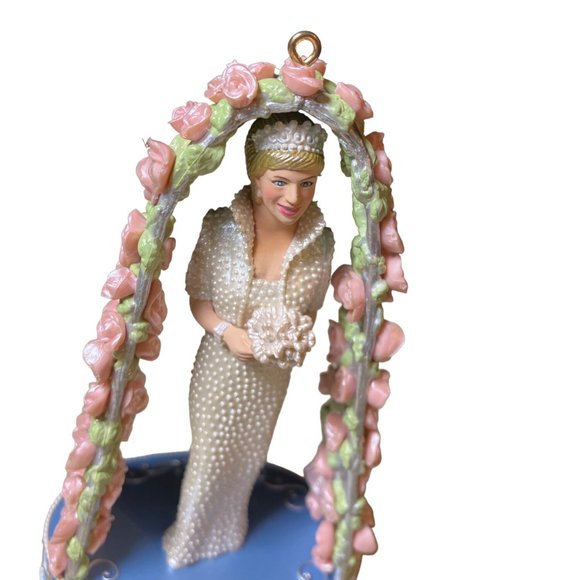 Carlton Cards Heirloom Collection Princess Diana Figurine Ornament - Picture 5 of 13